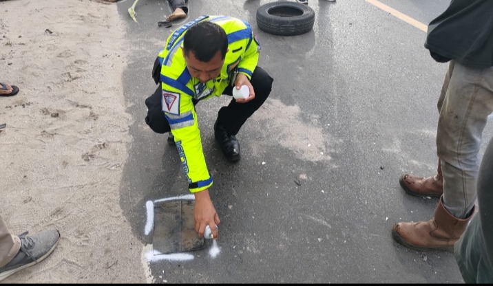 Pelaku Tabrak Lari Diburu, Diduga Dump Truk 