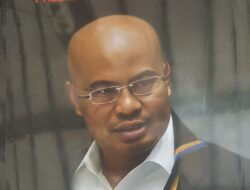 IN MEMORIAM: DESMOND JUNAIDI MAHESA, TEMAN SEKOLAH YANG SELALU LANTANG MENYUARAKAN KEBENARAN