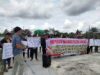 Warga Desa Sabaung Demo di Kejaksaan