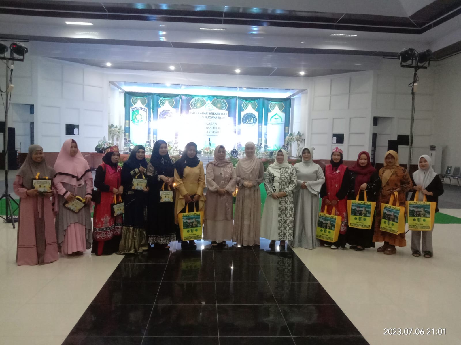 Pengajian Al-Mar'atussholihah Gelar Lomba Pegelaran Seni dan Budaya Kreativitas Islam