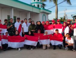 Pemkab Kotim Bagikan Puluhan  Ribu Lembar Bendera Merah Putih