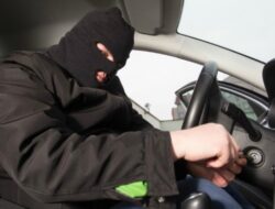 Bawa Kabur Mobil Over Kredit, Pasangan Penipu Divonis 10 Bulan Bawa Kabur Mobil Over Kredit, Pasangan Penipu Divonis 10 Bulan