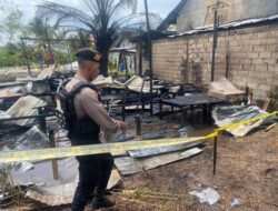 3 Rumah di G Obos XVII Ludes Terbakar 3 Rumah di G Obos XVII Ludes Terbakar