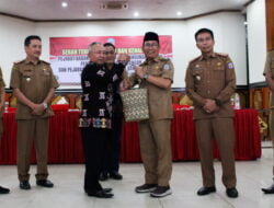 Kepala Bappelitbangda dan Kadistransaker Serah Terima Kepala Bappelitbangda dan Kadistransaker Serah Terima