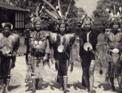 Pasukan Hantu Dayak Paling Ditakuti Pasukan Hantu Dayak Paling Ditakuti