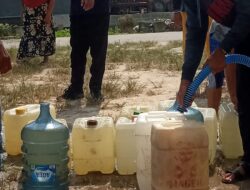 PUPR Kobar Distribusikan Air Bersih Di Kecamatan Pangkalan Lada 