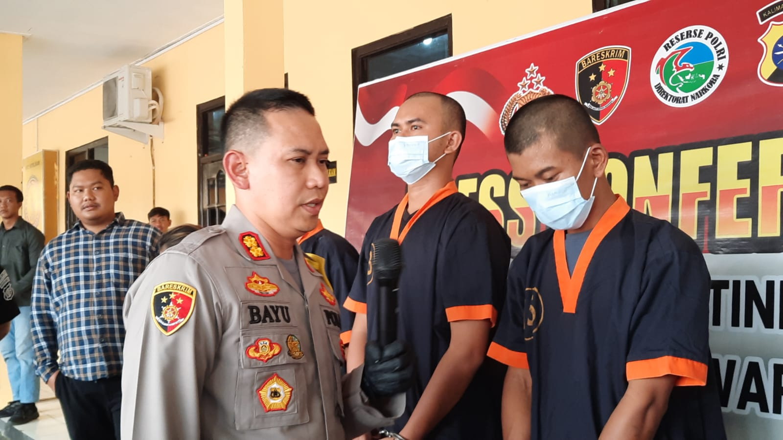 Penyewa Barak Tertangkap Rekam Tetangga Mandi