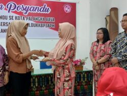 Forgawara Salurkan Bantuan Dana pada 152 Posyandu Se-Kota Palangka Raya 