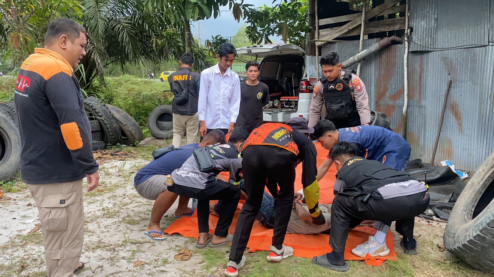 Mengeluh Sakit Pinggang, Sopir Truk Tewas di Bengkel