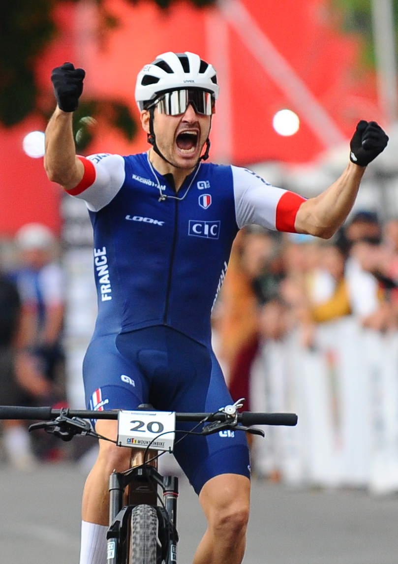 PROFIL PEMENANG-Titoun: Final yang Berat