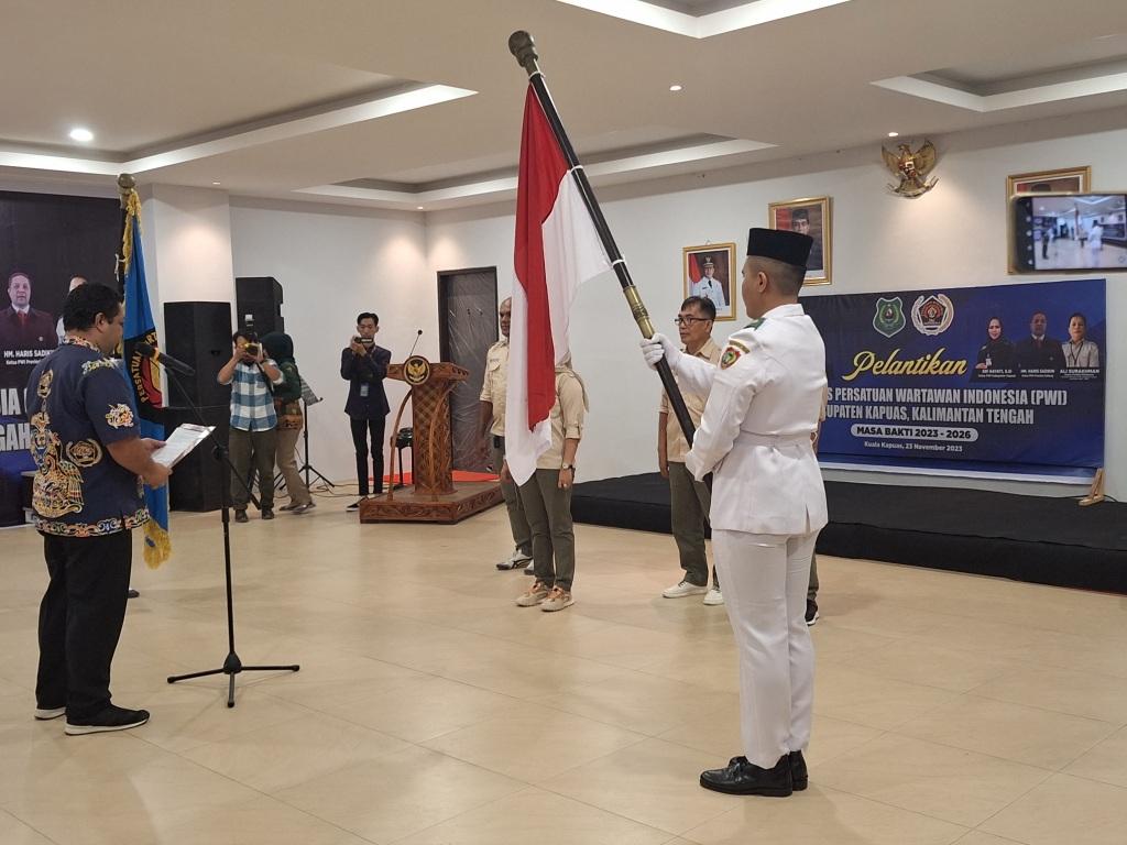 Anggota Dewan Apresiasi Pelantikan Pengurus PWI Kapuas