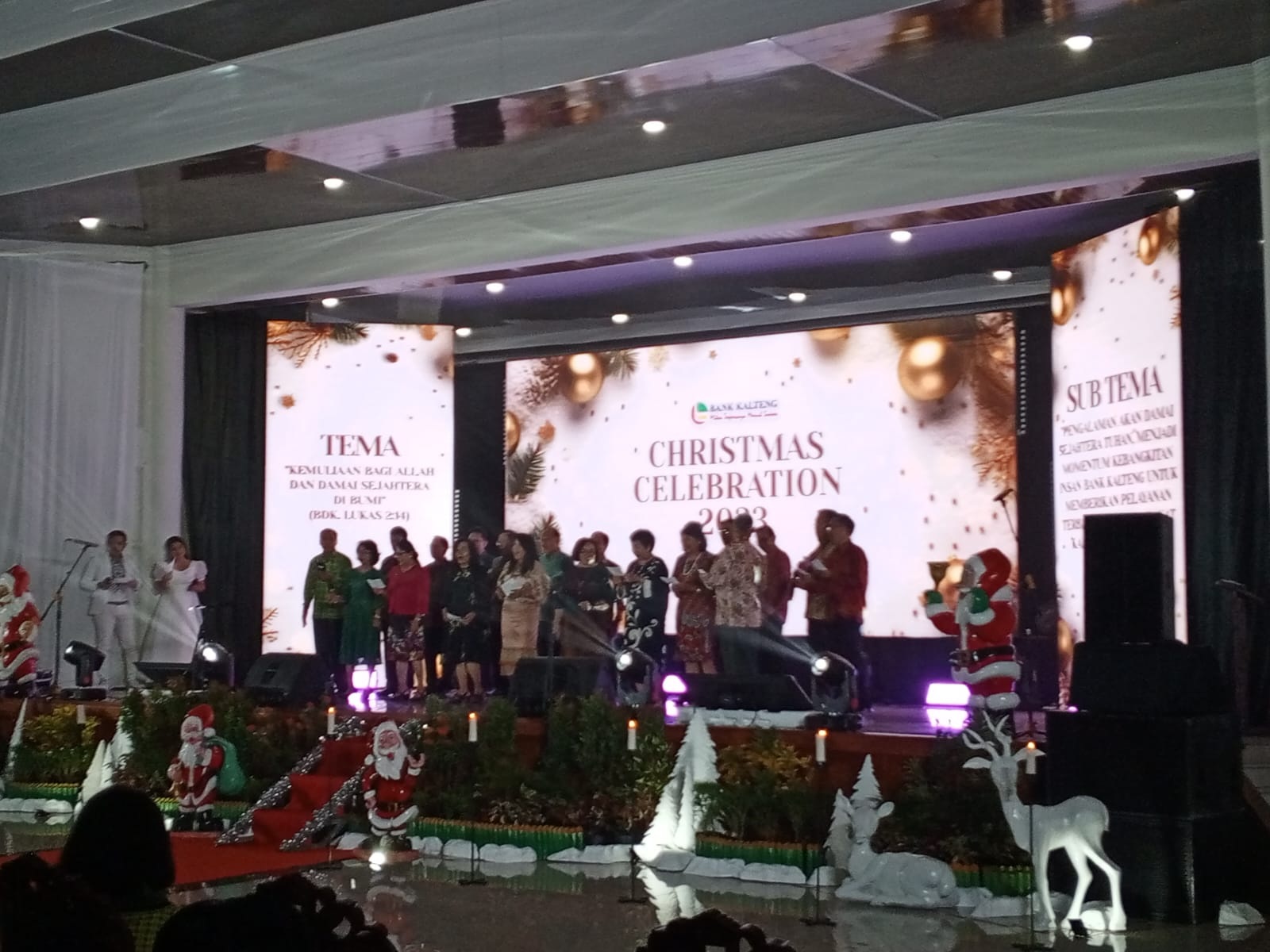 NATAL BERSAMA KELUARGA BESAR BANK KALTENG-Perkuat Kebangkitan Insan dan Memberikan Manfaat bagi Masyarakat