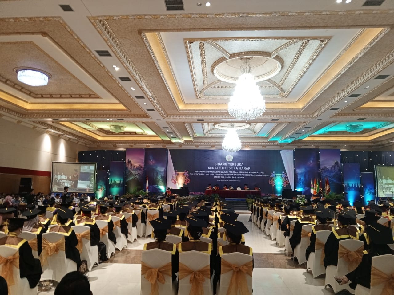 200 Mahasiswa STIKES Eka Harap Diwisuda 200 Mahasiswa STIKES Eka Harap Diwisuda