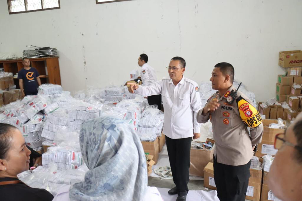 Kapolres Kobar Cek Kondisi Gudang Logistik Pemilu