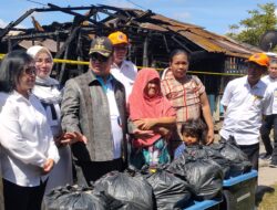Bupati Berikan Bantuan Kepada Korban Kebakaran Eks Inhutani 
