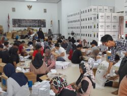 KPU Lamandau Temukan 464 Surat Suara Rusak