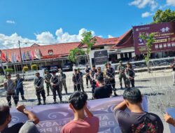 Massa AMPD Demo Dukung KPU Kalteng Massa AMPD Demo Dukung KPU Kalteng