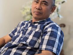 PWI Pusat Anugerahi Ririen Binti Dengan Kartu Pers Utama