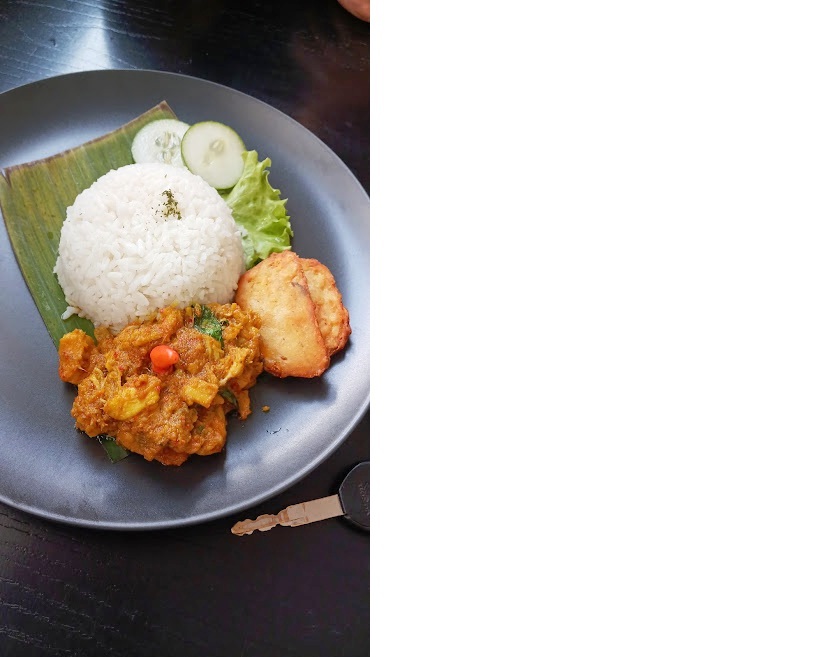 ChitChat Sambil Ngemil Seru di Abhista Cafe!