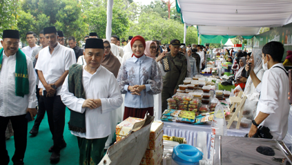 Gubernur Sugianto Gratiskan 75 Stan Festival Ramadan