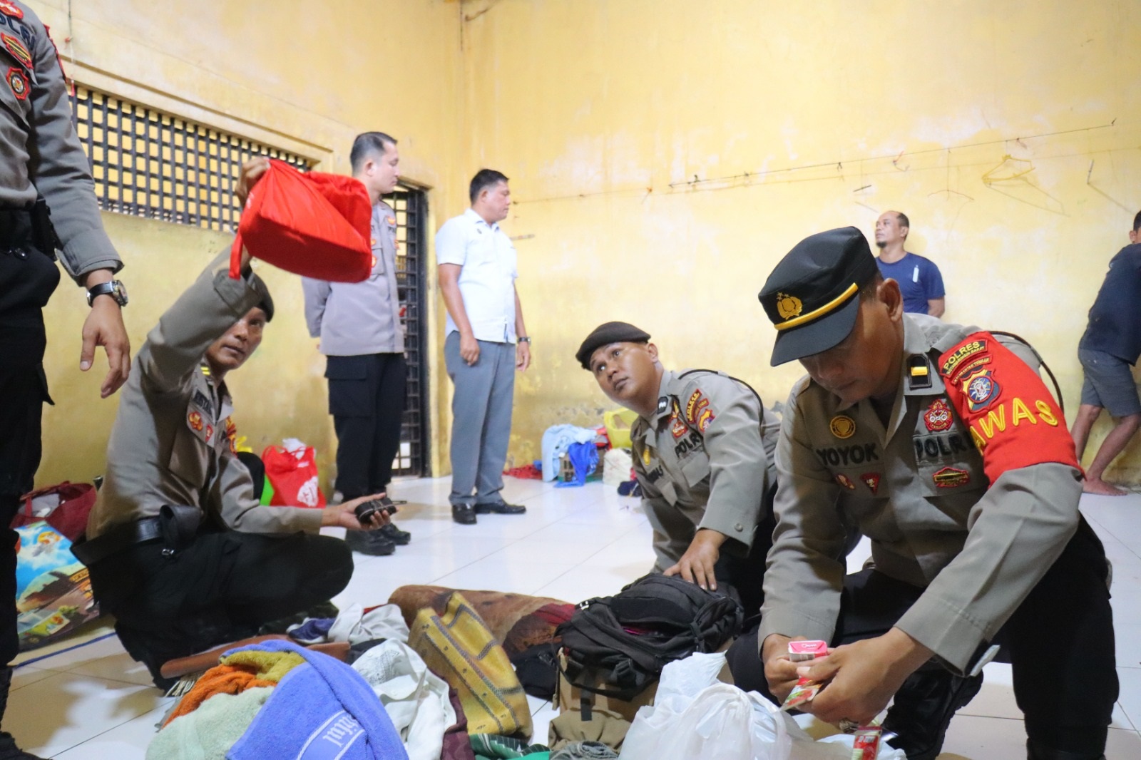 Wakapolres Kobar Cek dan Periksa Ruang Tahanan