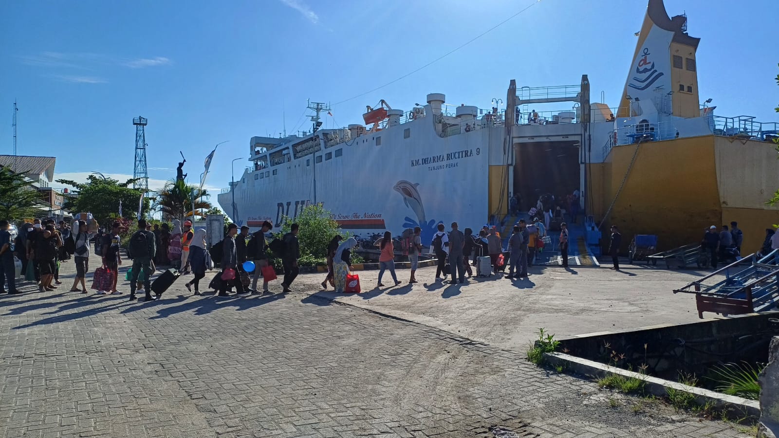 Pemudik Masih Padati Pelabuhan Panglima Utar