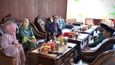 LEBARAN-Ketua DPRD Kalteng Gelar Open House