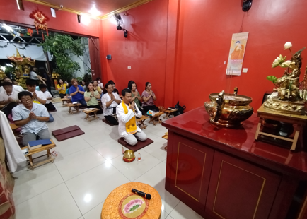 Umat Buddha Kalteng Rayakan Waisak