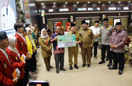 49.308 Petani Kalteng Terima Kartu Tani Berkah