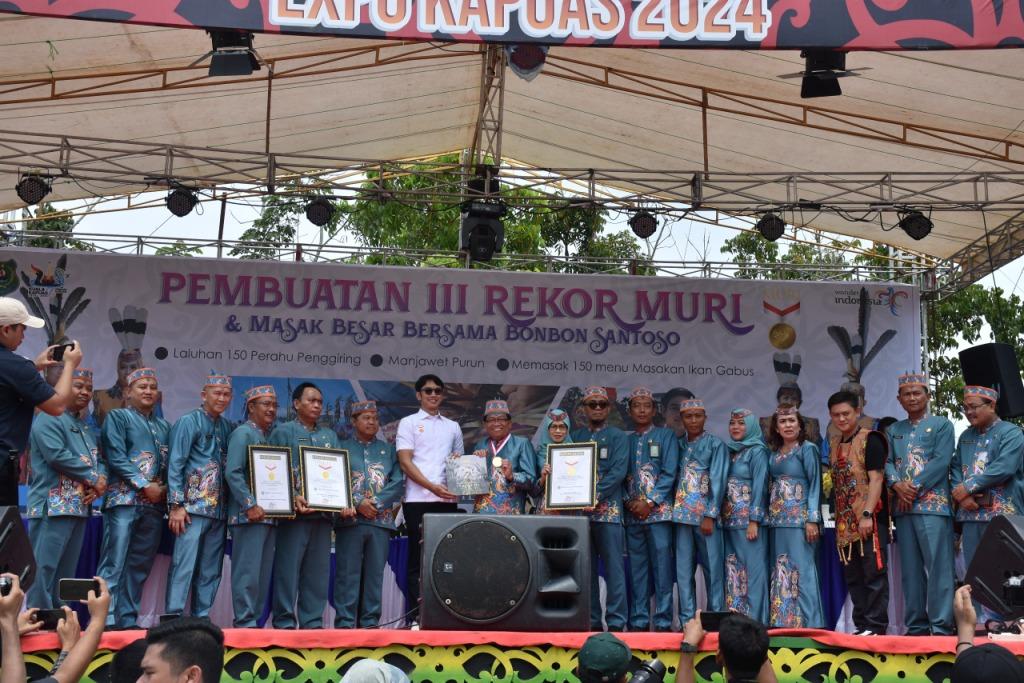 Kapuas Pecahkan 3 Rekor MURI Dalam Sehari