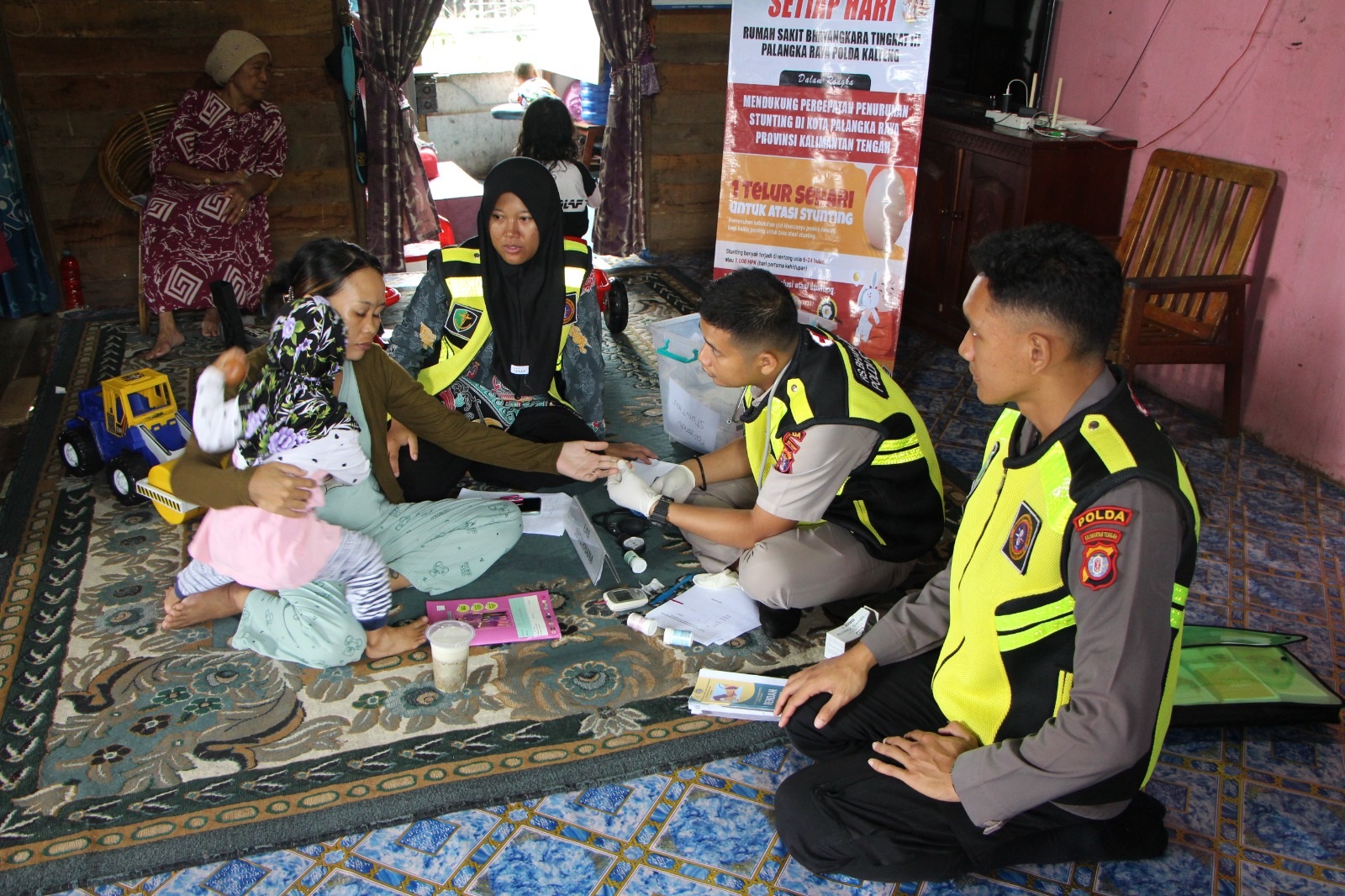 Rumkit Bhayangkara Adakan Posyandu Keliling Bagi Masyarakat