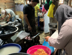 Penggilingan Daging untuk Pentol Bakso Banjir Orderan