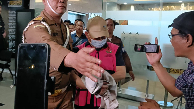 Kejagung Tahan Ujang Iskandar