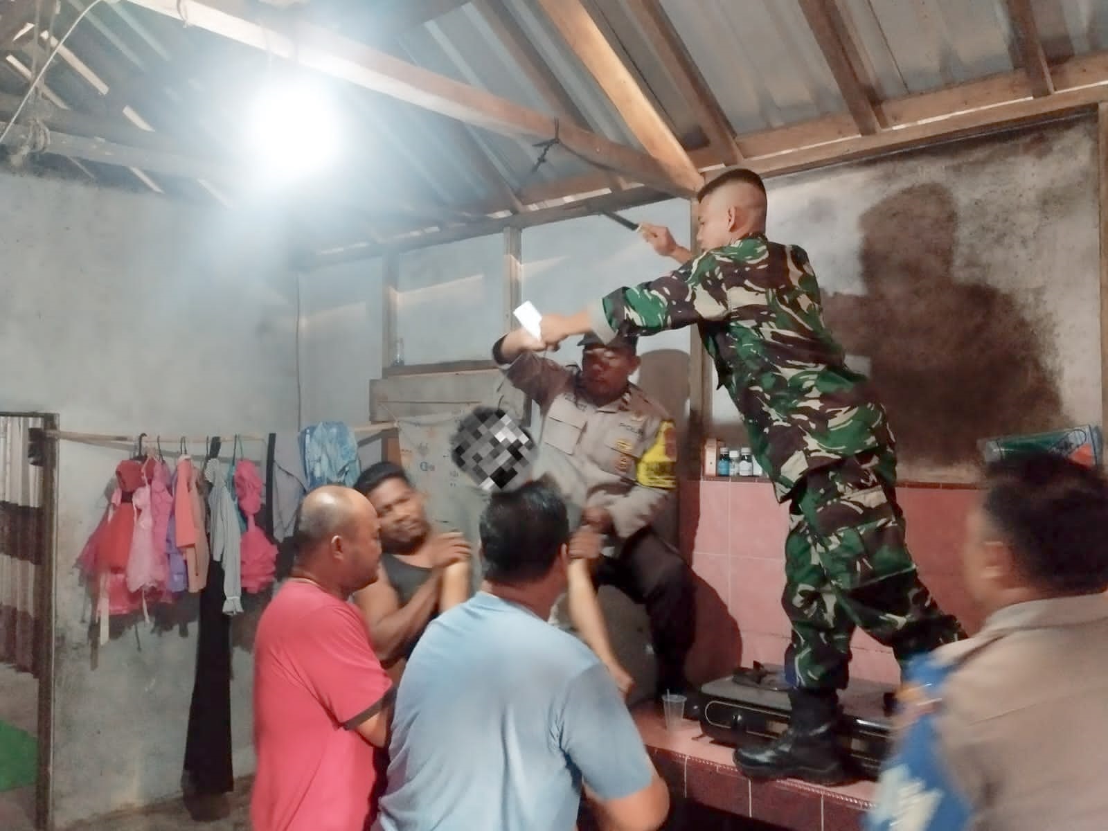 Kesal Pacar Abaikan Telepon, Pria di Kumai Gantung Diri