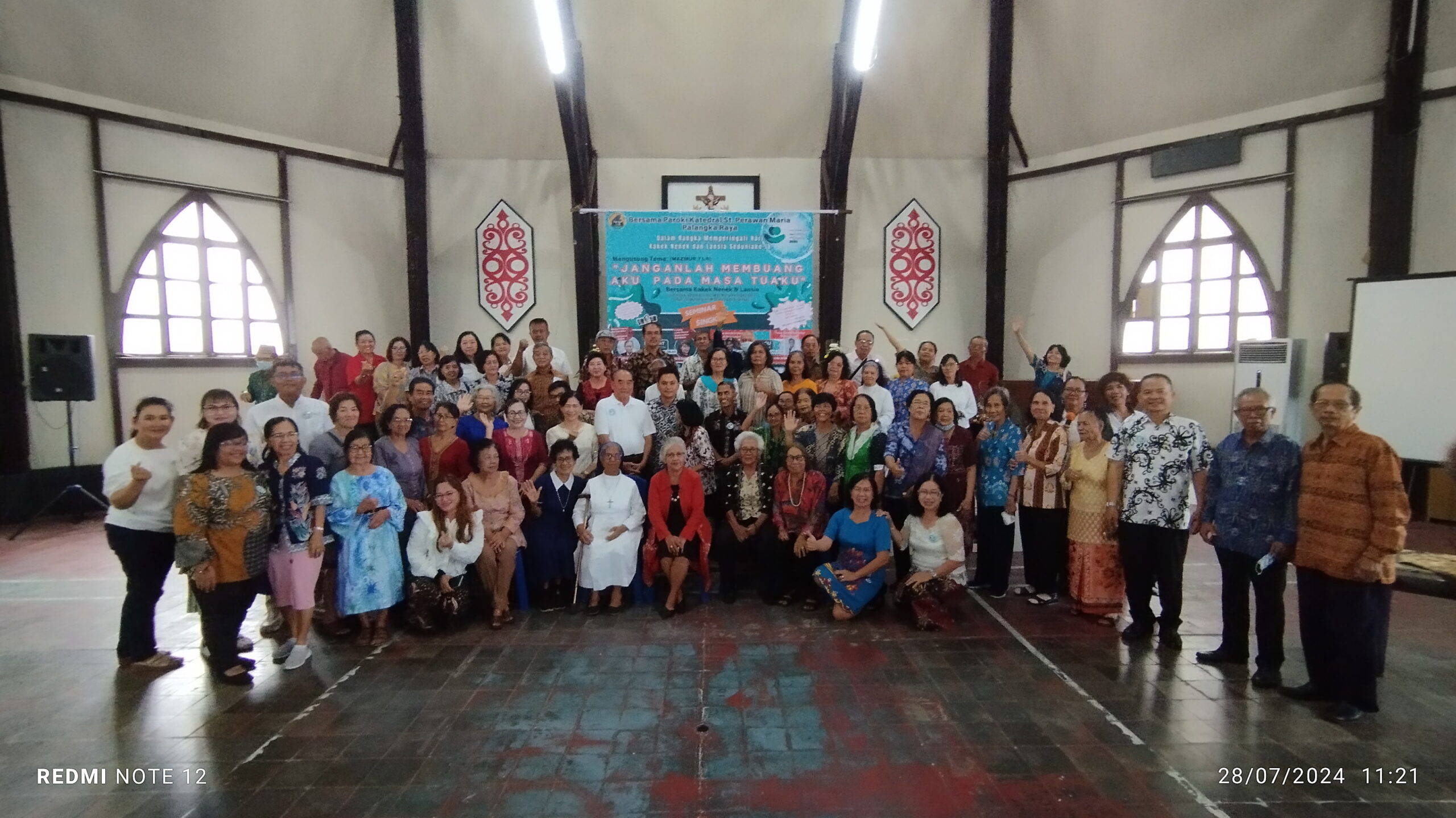 HARI KAKEK NENEK DAN LANSIA 2024-Jangan Membuang Aku di Masa Tuaku HARI KAKEK NENEK DAN LANSIA 2024-Jangan Membuang Aku di Masa Tuaku