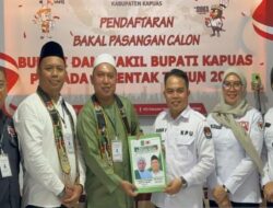 PILKADA KAPUAS-4 Pasang Mendaftar Hari terakhir