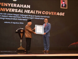 Wapres Ma’ruf Amin Berikan Penghargaan UHC Awards kepada 493 Kepala Daerah