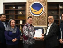 NasDem Serahkan BKWK 13 Paslon di Kalteng