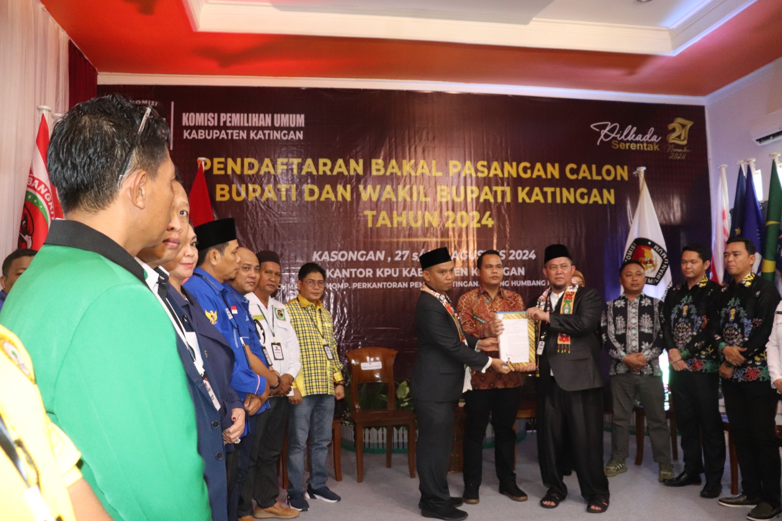 Safir, Paslon Mendaftar di KPU Katingan