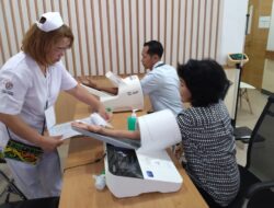 Taty-Joni Jalani Pemeriksaan Kesehatan di RSUD Doris Sylvanus