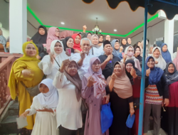 Masyarakat Kobar Dukung Perubahan Rahmat Hidayat dan Eko Soemarno (G-Rhes) Masyarakat Kobar Dukung Perubahan Rahmat Hidayat dan Eko Soemarno (G-Rhes)