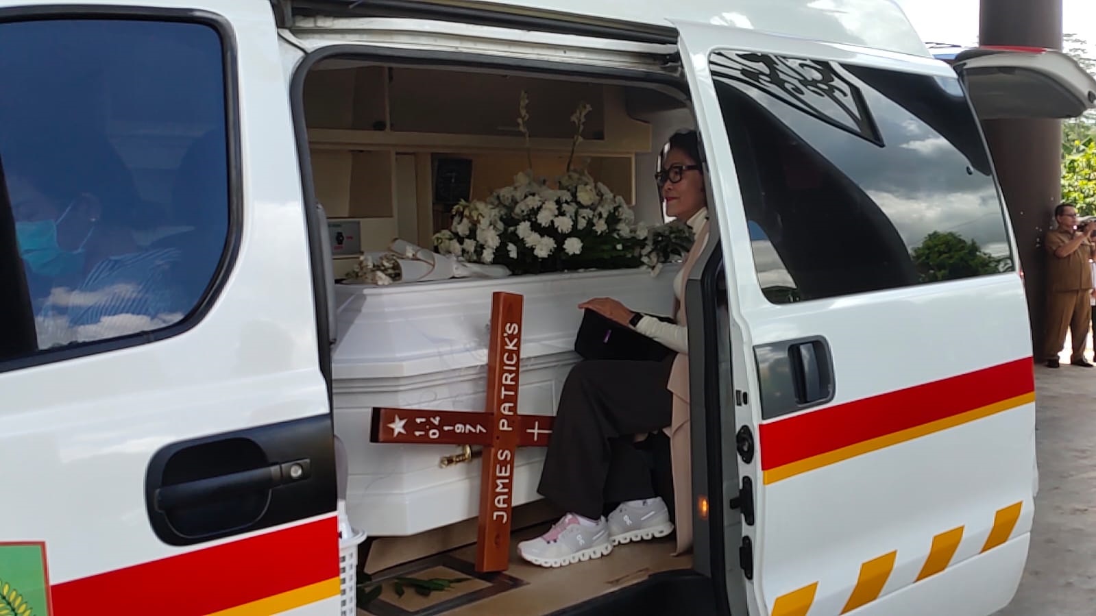 Diantar Ratusan Orang, Semoga James Patrick’s Damai di Sorga