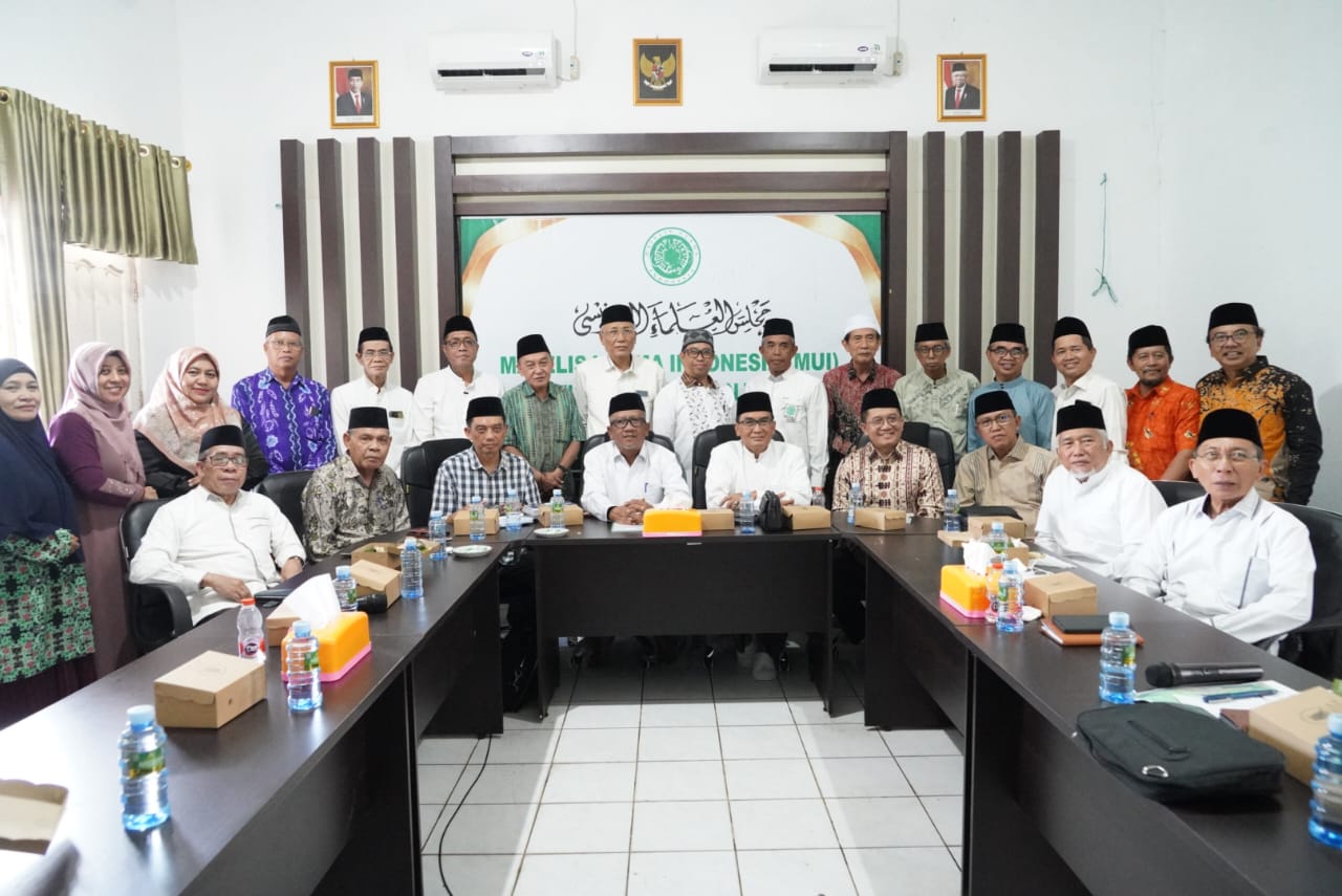 Plt Sekda Buka Evaluasi dan Monitoring MUI Kalteng