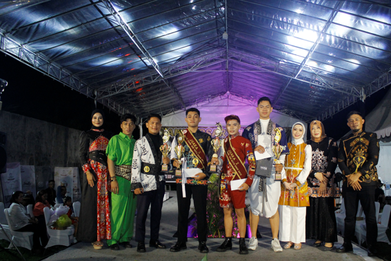 HUT KE-5 HAPAKAT-Fashion Show, Benang Bintik Populer hingga Mancanegara