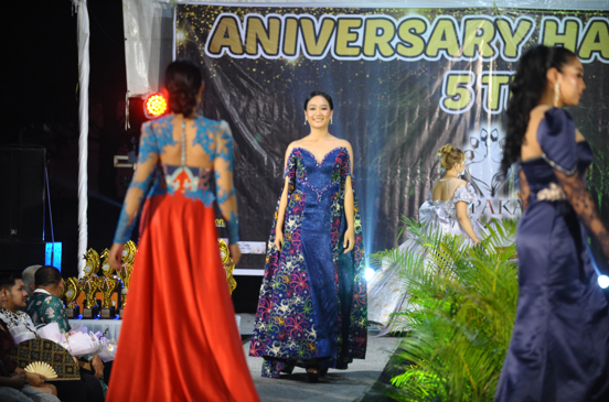 HUT KE-5 HAPAKAT-Fashion Show, Benang Bintik Populer hingga Mancanegara