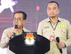 Razak-Sri Tampil Spektakuler di Debat Perdana Razak-Sri Tampil Spektakuler di Debat Perdana