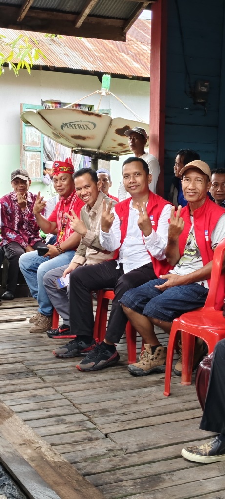 Masyarakat Titip Jalan Desa dan Irigasi kepada Taty-Joni