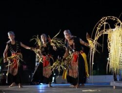 Antusias Masyarakat Sangat Besar saat Saksikan Gelar Seni Budaya di Bundaran Besar