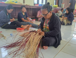 Astra Agro Berkolaborasi dengan UMKM Lokal Kenalkan Anyaman Rotan Khas Dayak Tomun