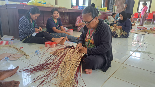 Astra Agro Berkolaborasi dengan UMKM Lokal Kenalkan Anyaman Rotan Khas Dayak Tomun